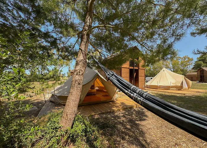 Poesis Park - Glamping * Roca